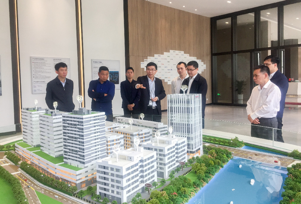广东省委办信息综合室主任陈新烈