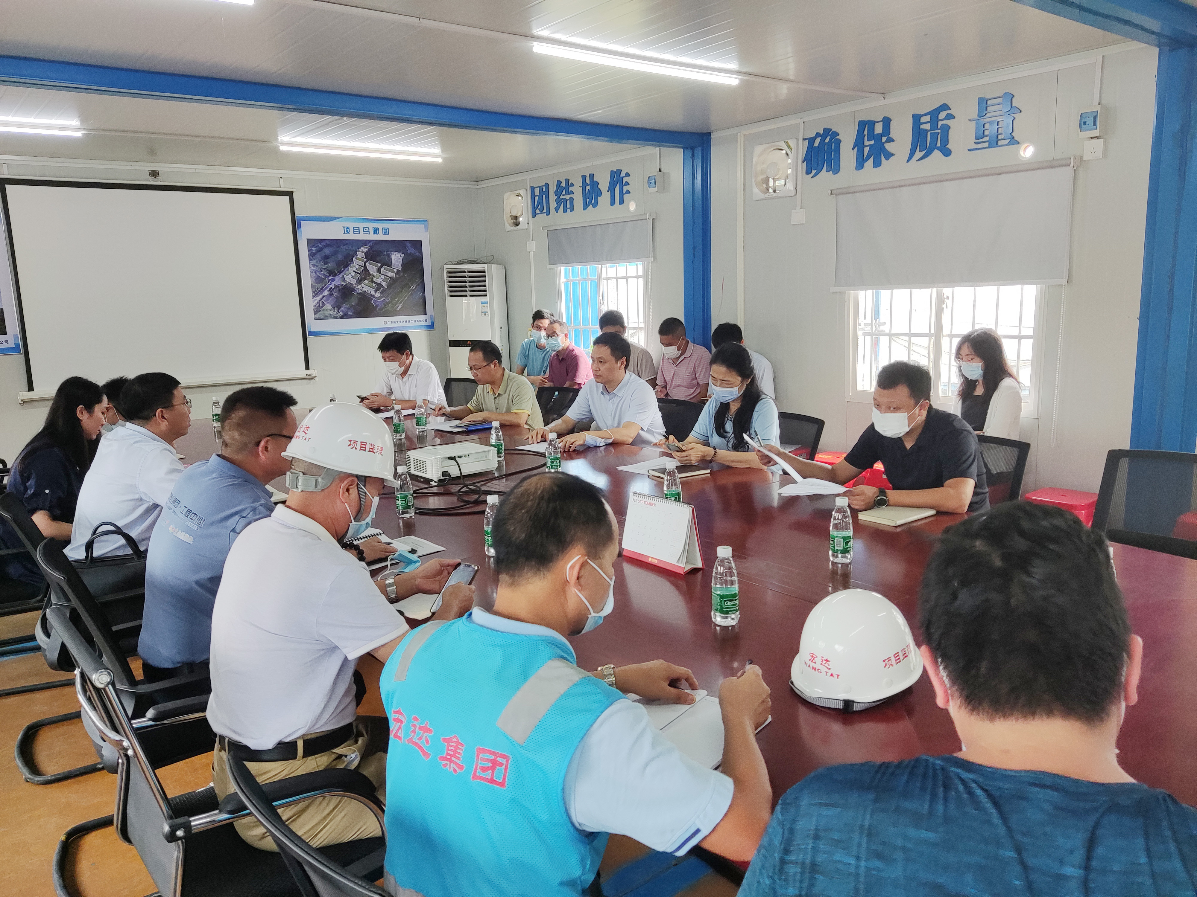 珠海高新区管委会刘宏常务副主任一行莅临广东医谷珠海项目调研指导 