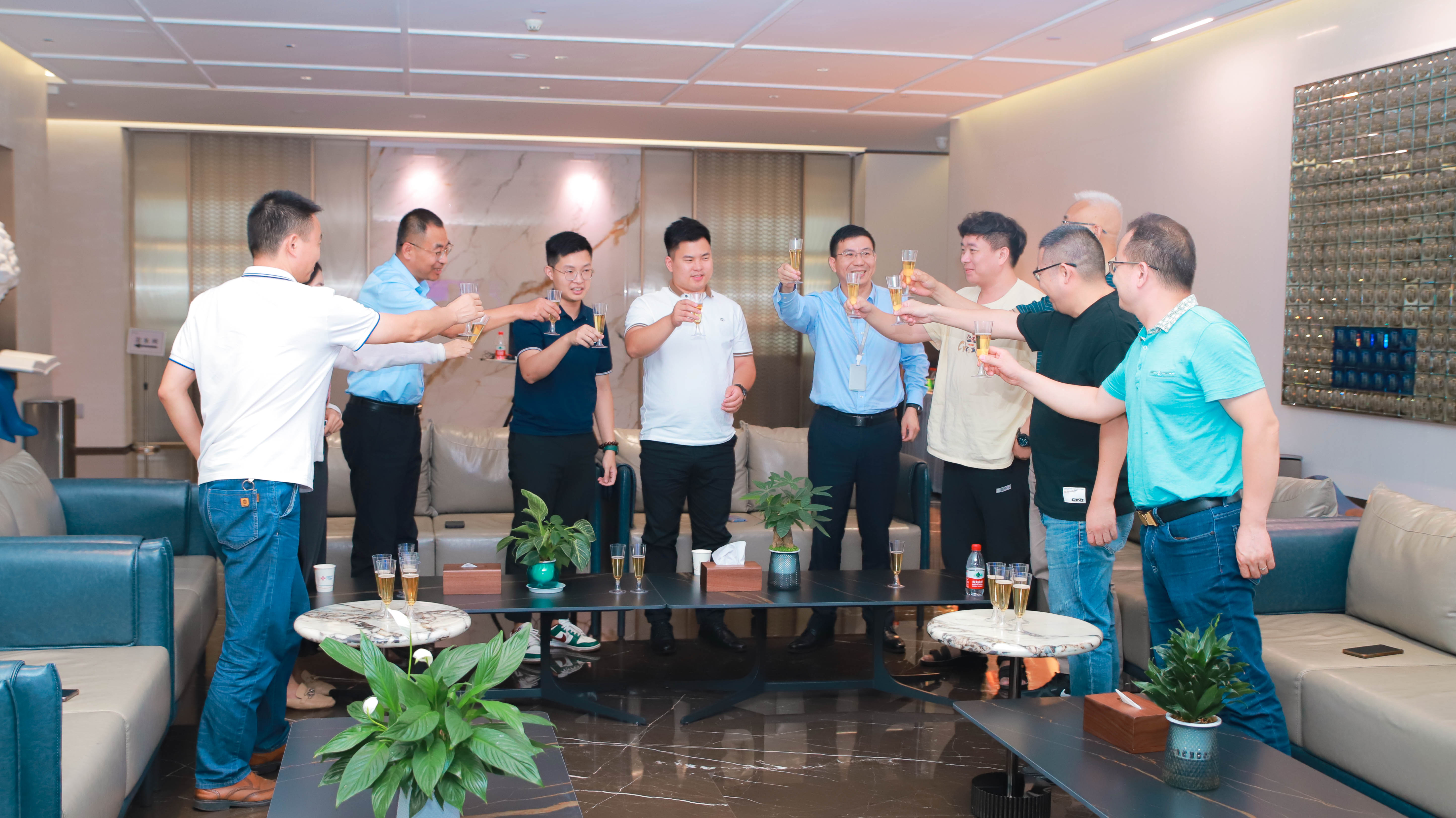 “医械创新研发智造夜：前沿技术与产业融合”——广东医谷珠海金鼎夜话顺利举办！